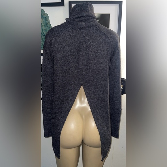 Free People We The Free Split-Back Turtleneck Pullover Top XS Dark Gray - Picture 4 of 8